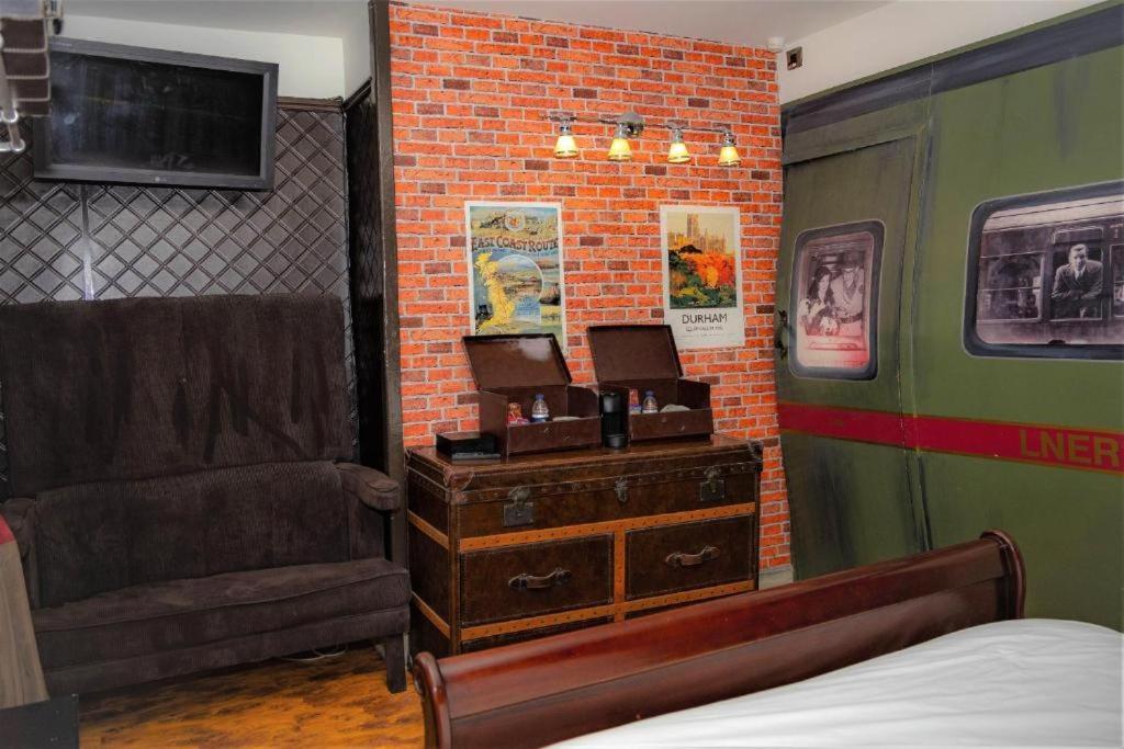 ホテル Oyo The Townhouse ダラム エクステリア 写真