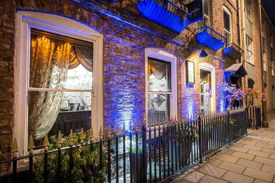 ホテル Oyo The Townhouse ダラム エクステリア 写真